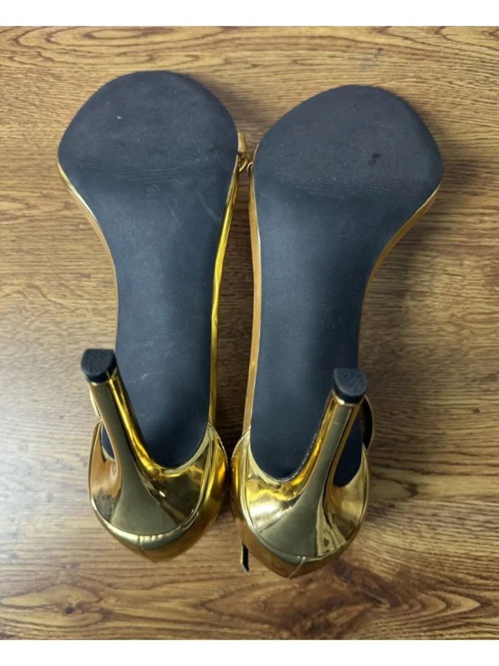 Madden Girl Brazen Two-Piece Stiletto Gold Size 8